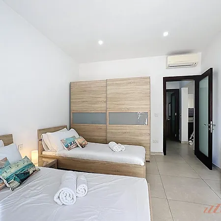 3br Balcony Gem Appartement *