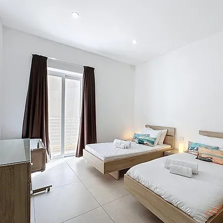 3br Balcony Gem Appartement Sliema