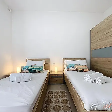 3br Balcony Gem 아파트